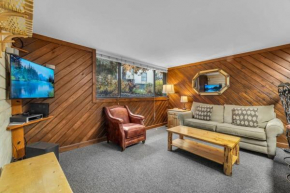 Centrally Located 1 BDR Condo Near Everything